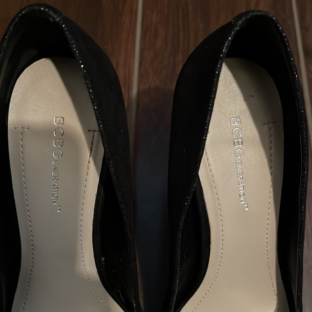 BCBGeneration Izzie Heels - Picture 4 of 7